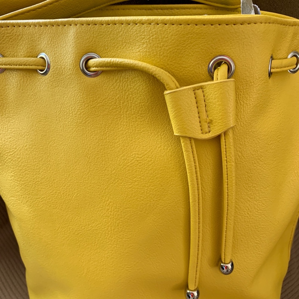 Handbag - Picture 7 of 8